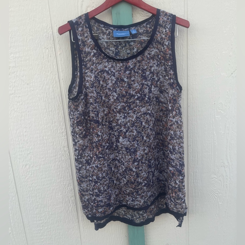 Vera Wang Flowy sleeveless sheet top large